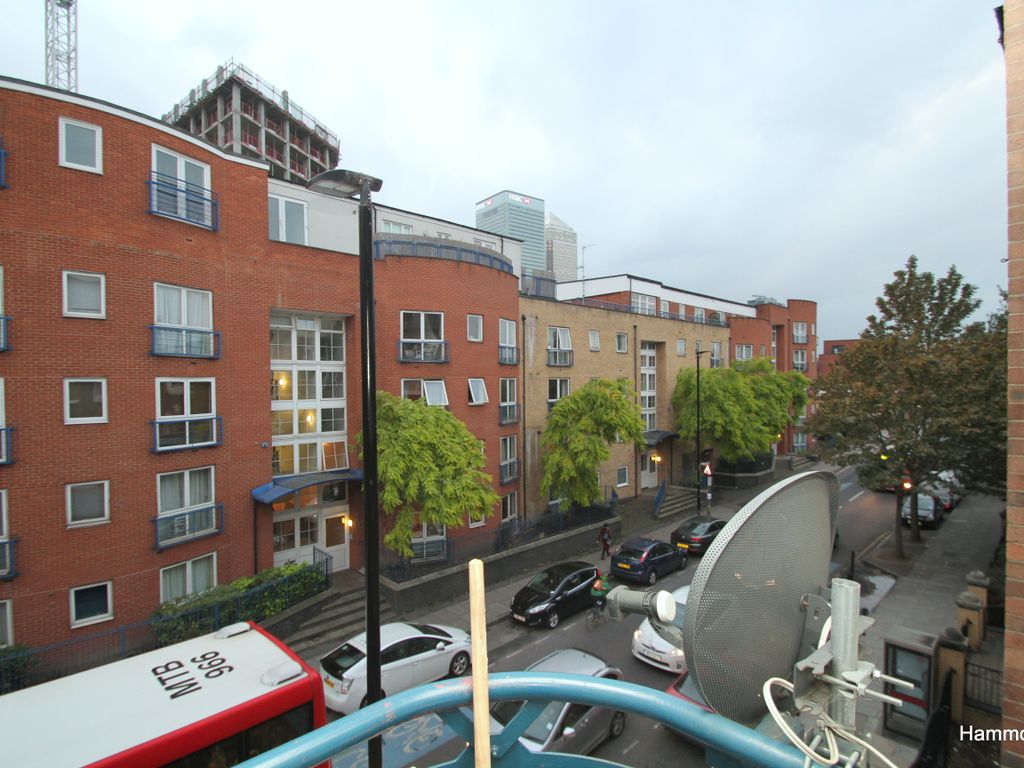 3 bed flat to rent in Poplar High Street, London E14, £2,200 pcm Zoopla