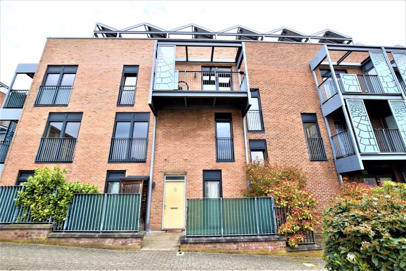 2 bed for sale in Amelia's Lane, Campbell Park, Milton