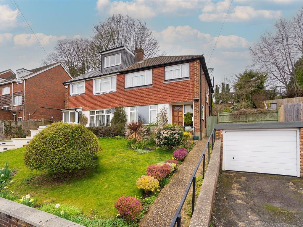 3 bed semidetached house for sale in Sheraton Drive, High HP13