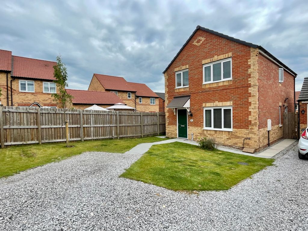 4 bed detached house for sale in Far Moor Close, Goldthorpe, Rotherham