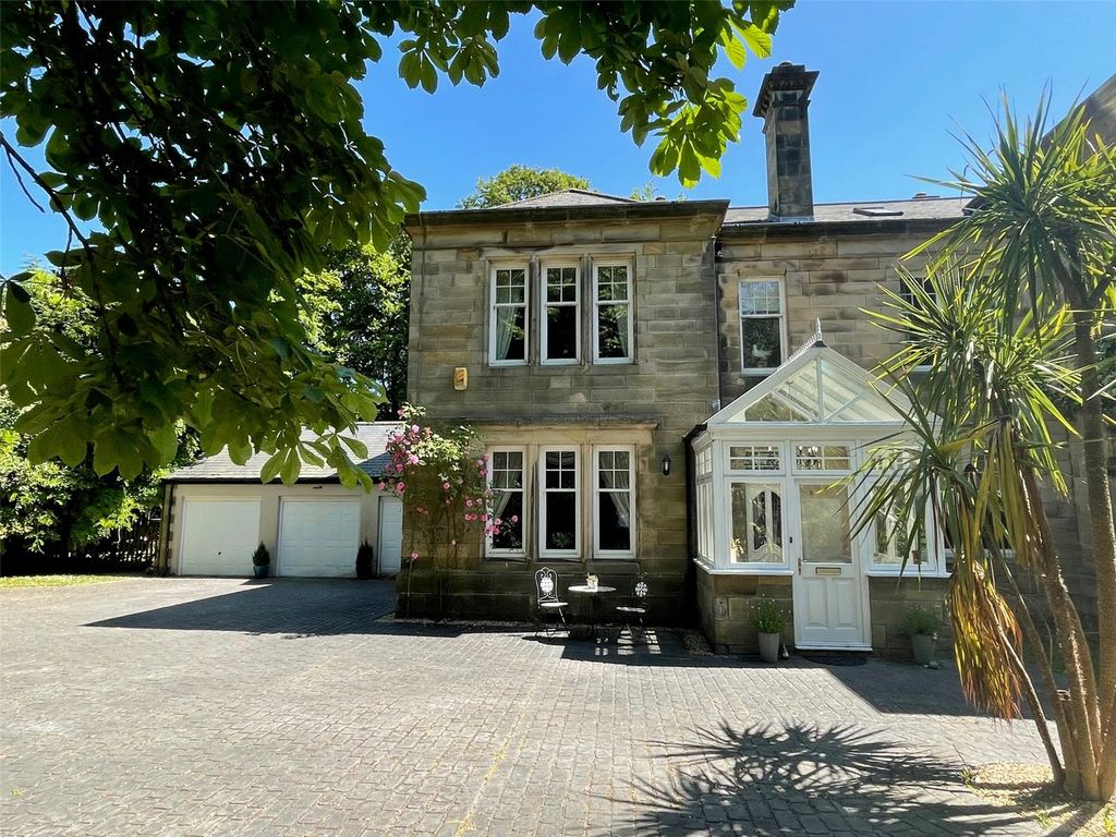 6 bed semidetached house for sale in Parkgate Drive, Lancaster