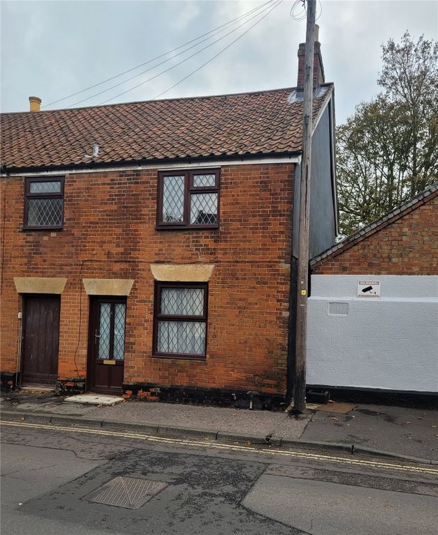 2 bed terraced house for sale in Avenue Road, Wymondham, Norfolk NR18