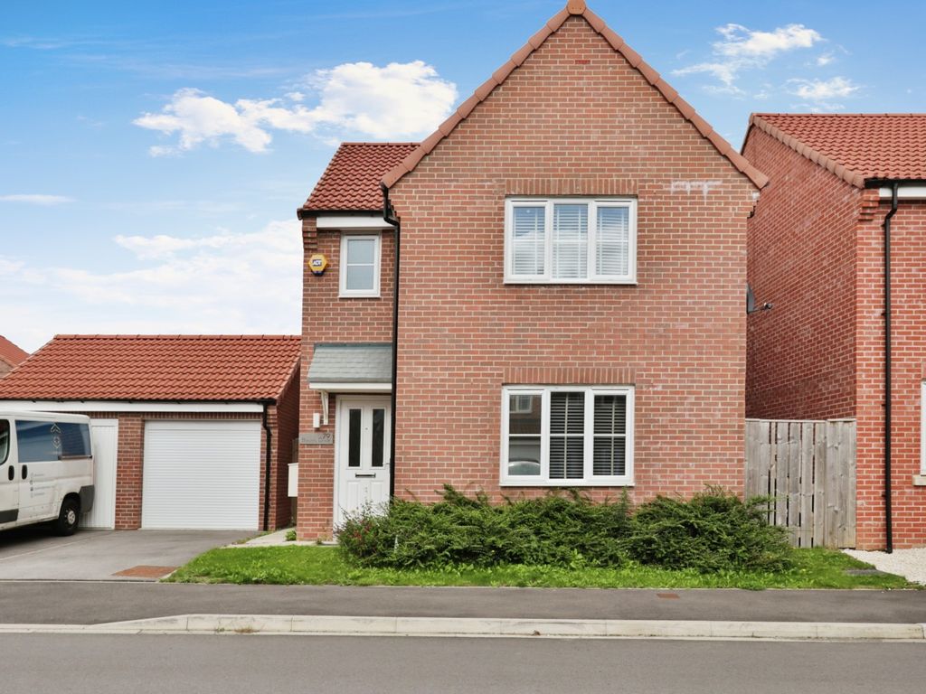 3 bed detached house for sale in Bounty Drive, Kingswood, Hull HU7, £