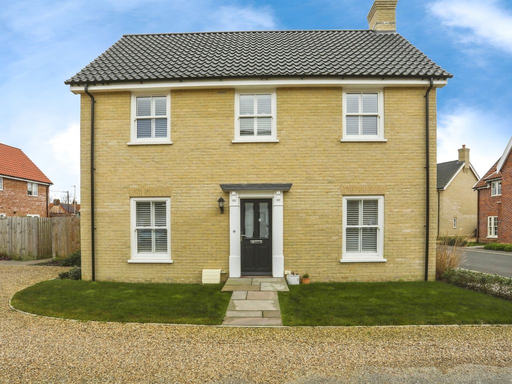 3 bed detached house for sale in Campbell Close, Framlingham