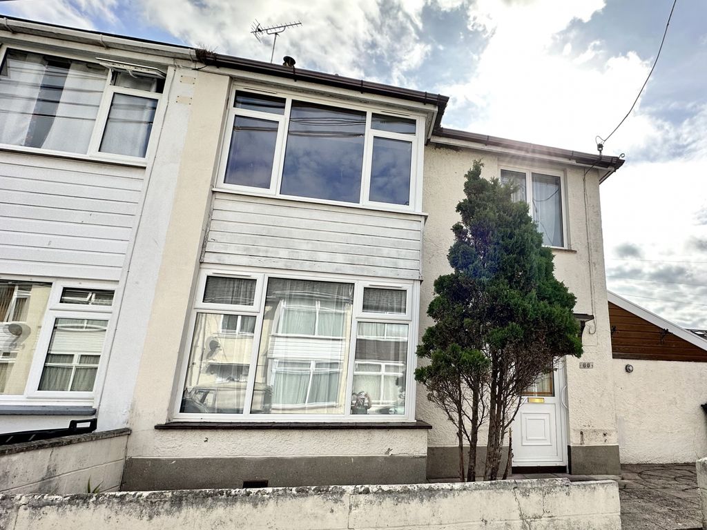 3 bed end terrace house for sale in Broadfield Road, Barnstaple EX32