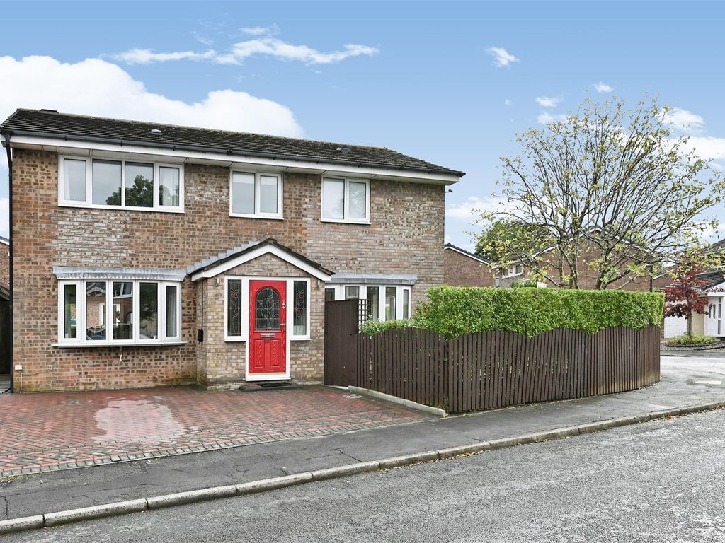 4 bed detached house for sale in Cunnery Meadow, ClaytonLeWoods
