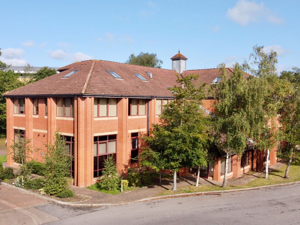 1 bed flat for sale in Fleet, Hampshire GU51, £179,950 Zoopla