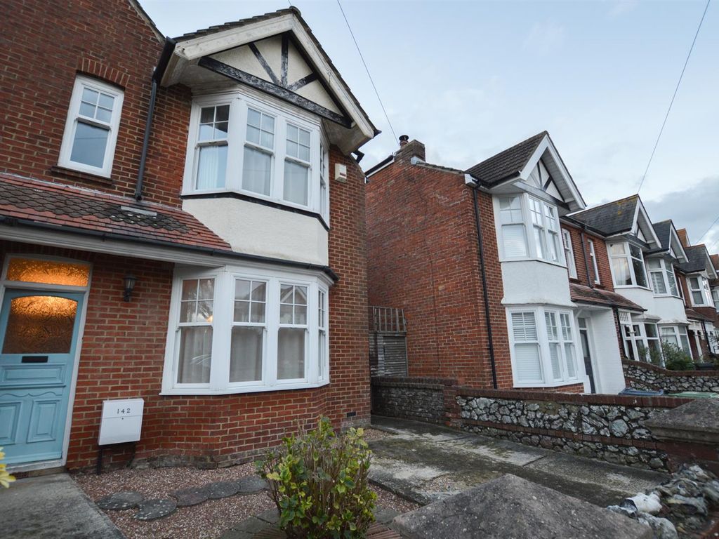 4 bed semidetached house to rent in Victoria Drive, Eastbourne BN20, £