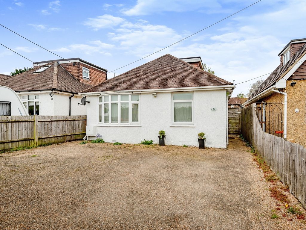 3 bed detached bungalow for sale in Masons Bridge Road, Redhill RH1 Zoopla