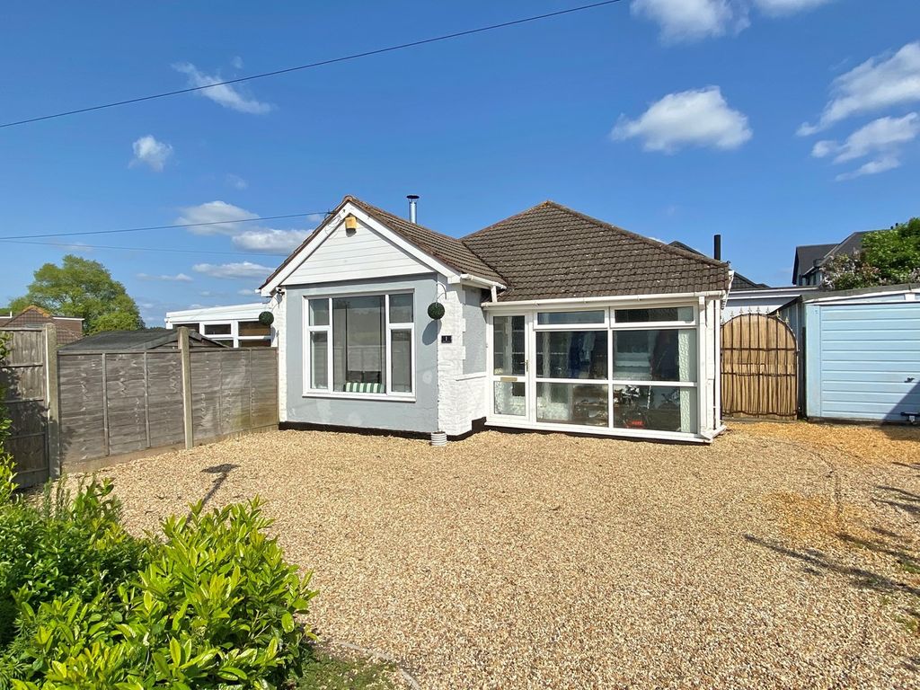 2 bed bungalow for sale in Brixey Road, Poole BH12 Zoopla