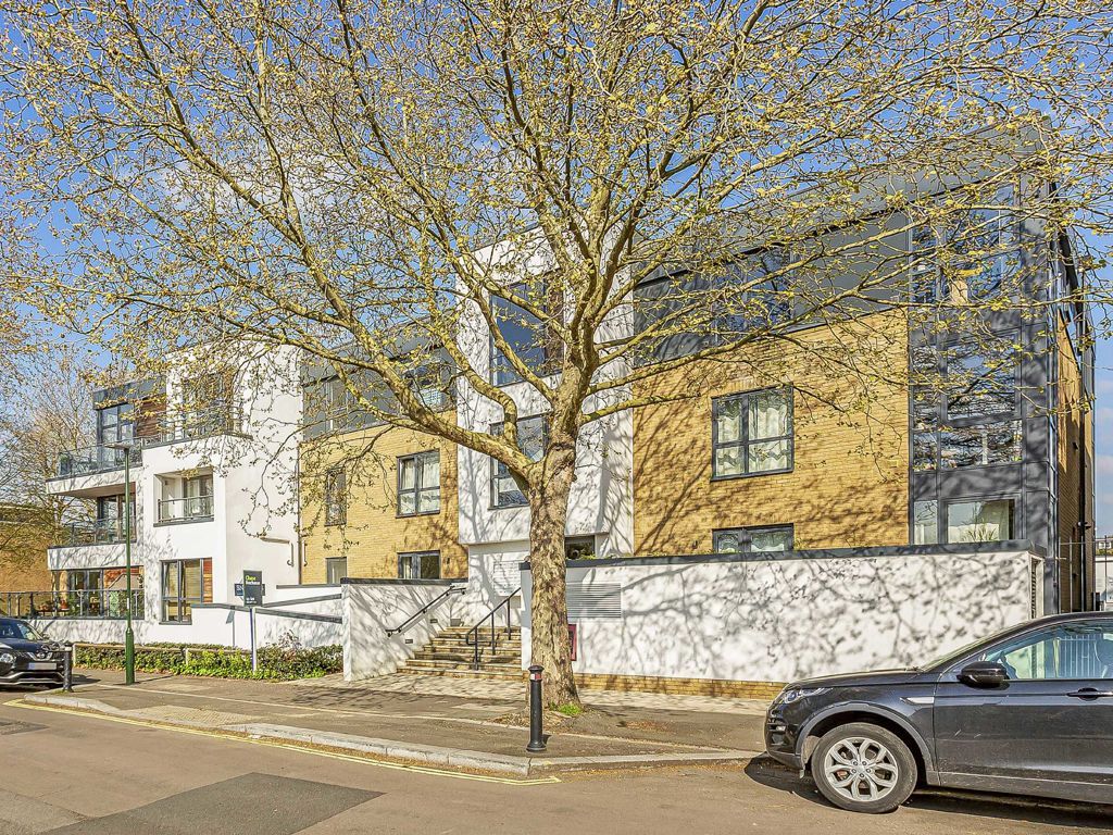 2 bed flat for sale in Somerset Road, Teddington TW11, £549,950 Zoopla