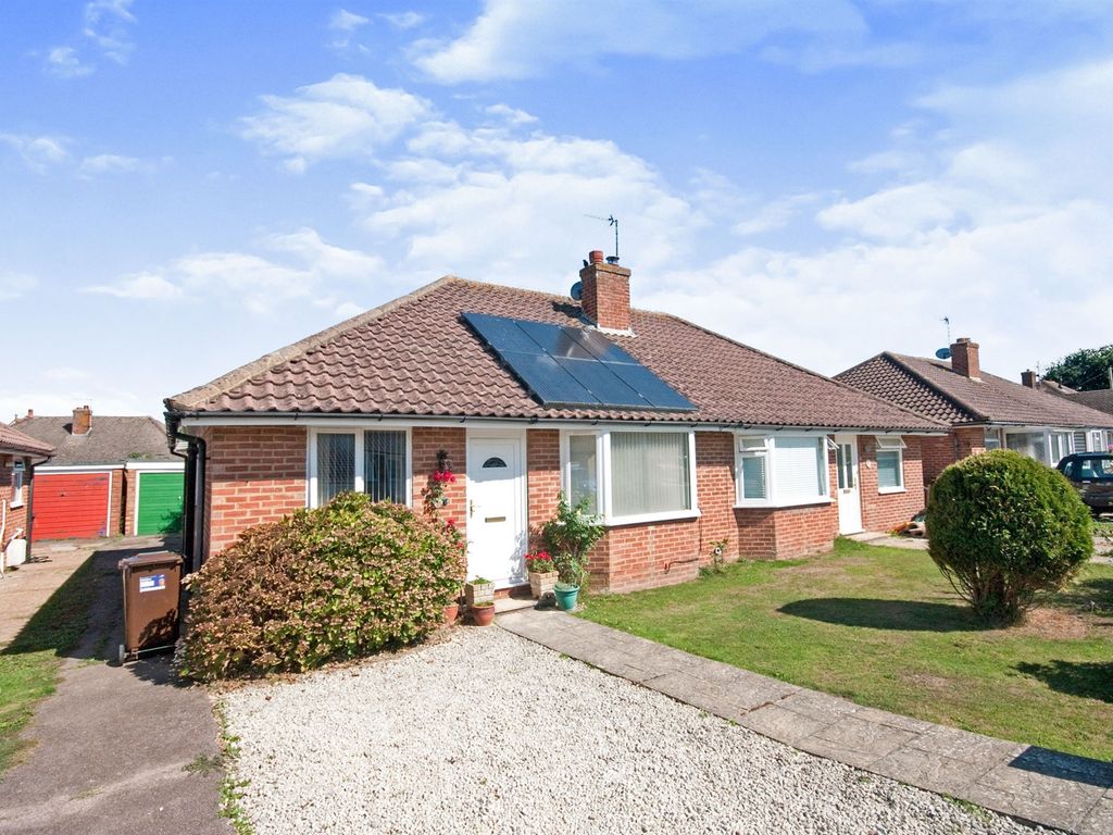2 bed semidetached bungalow for sale in Sandbanks Way, Hailsham BN27