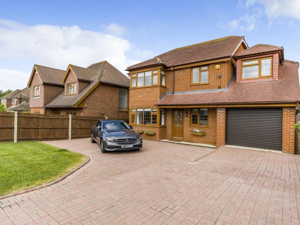 5 bed detached house for sale in Hever Avenue, Sevenoaks TN15, £800,000
