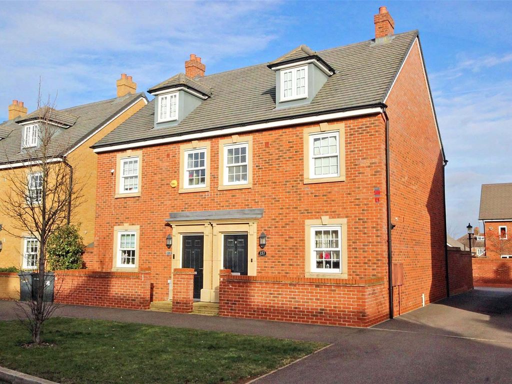 3 bed property for sale in Wilkinson Road, Kempston, Bedford