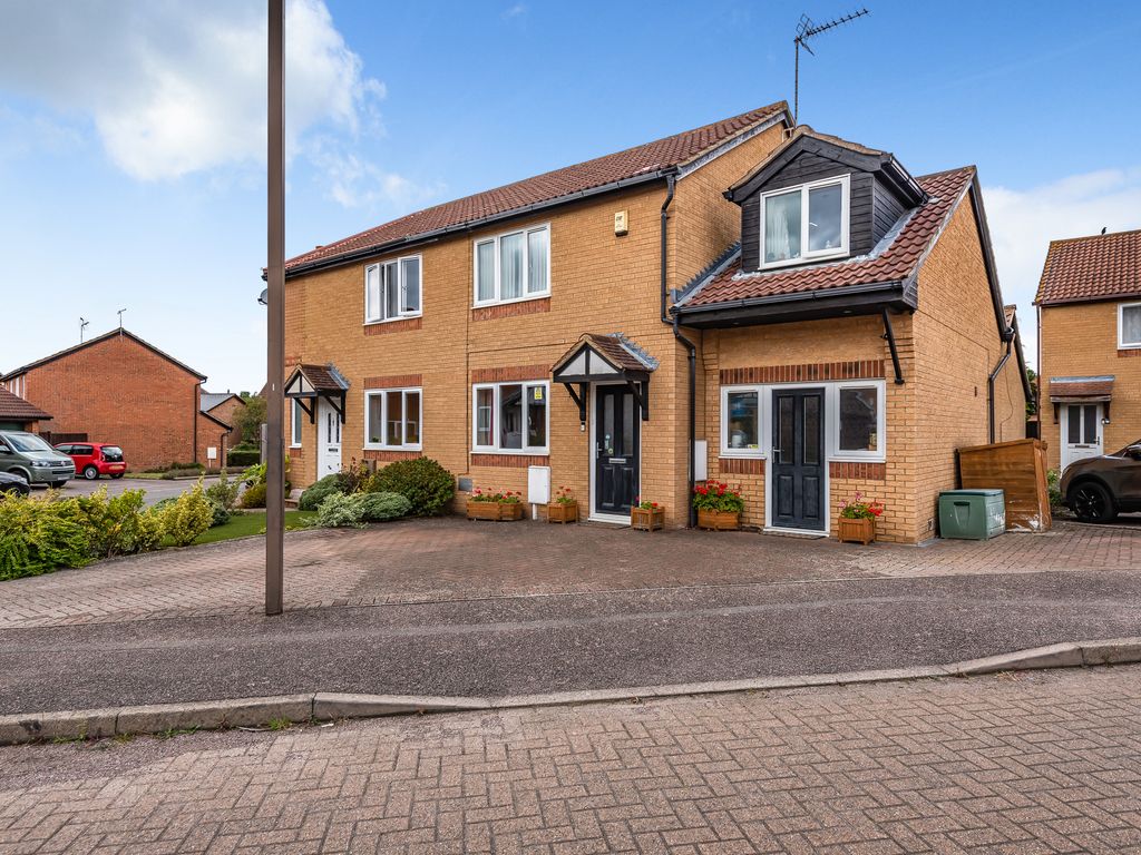3 bed semidetached house for sale in Bantock Close, Browns Wood