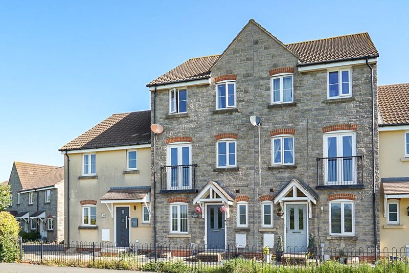 5 bed terraced house for sale in Hayward Avenue, West Wick, Weston