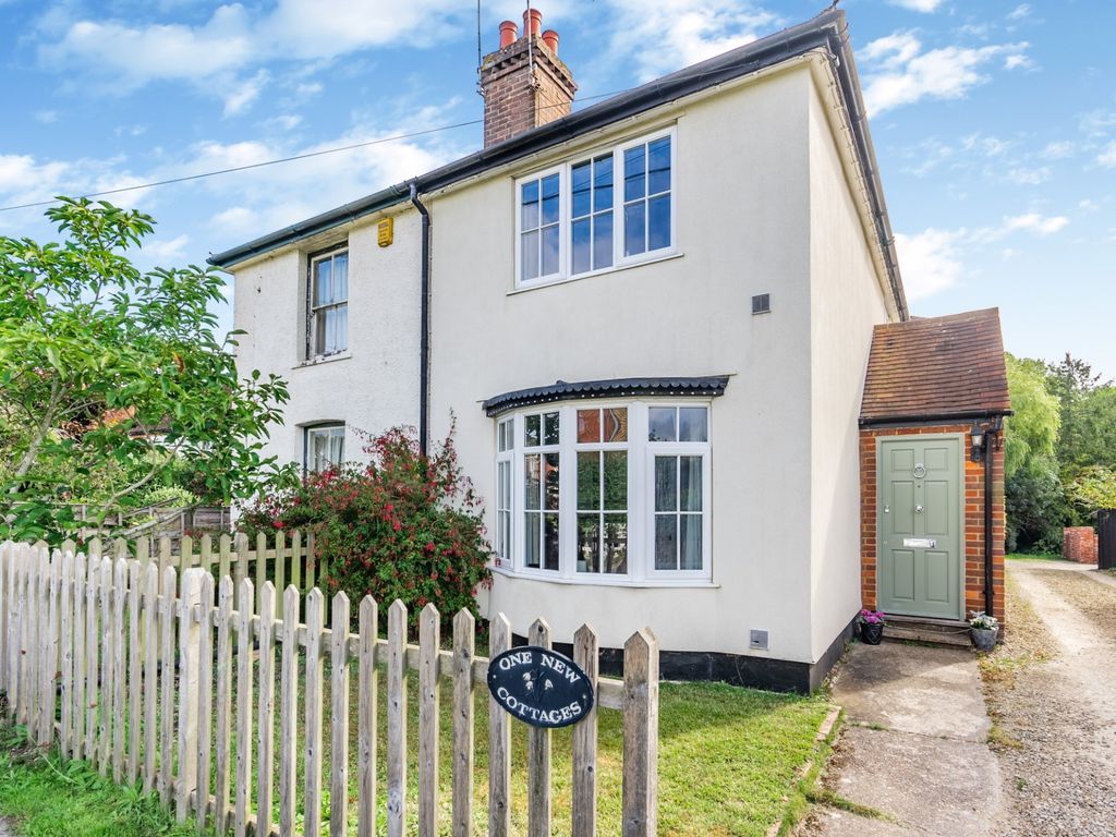 3 bed semidetached house for sale in Village Road, Coleshill, Amersham