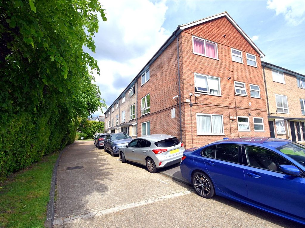 2 bed for sale in Park Court, Park Road, New Malden KT3, £