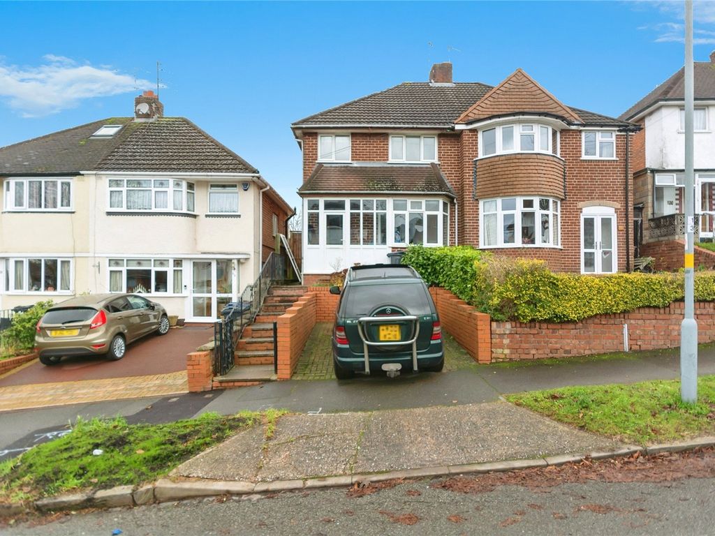 3 bed semidetached house for sale in Yarningale Road, Birmingham, West