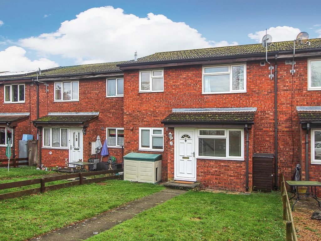 1 bed terraced house for sale in Geneva Close, Shepperton TW17, £