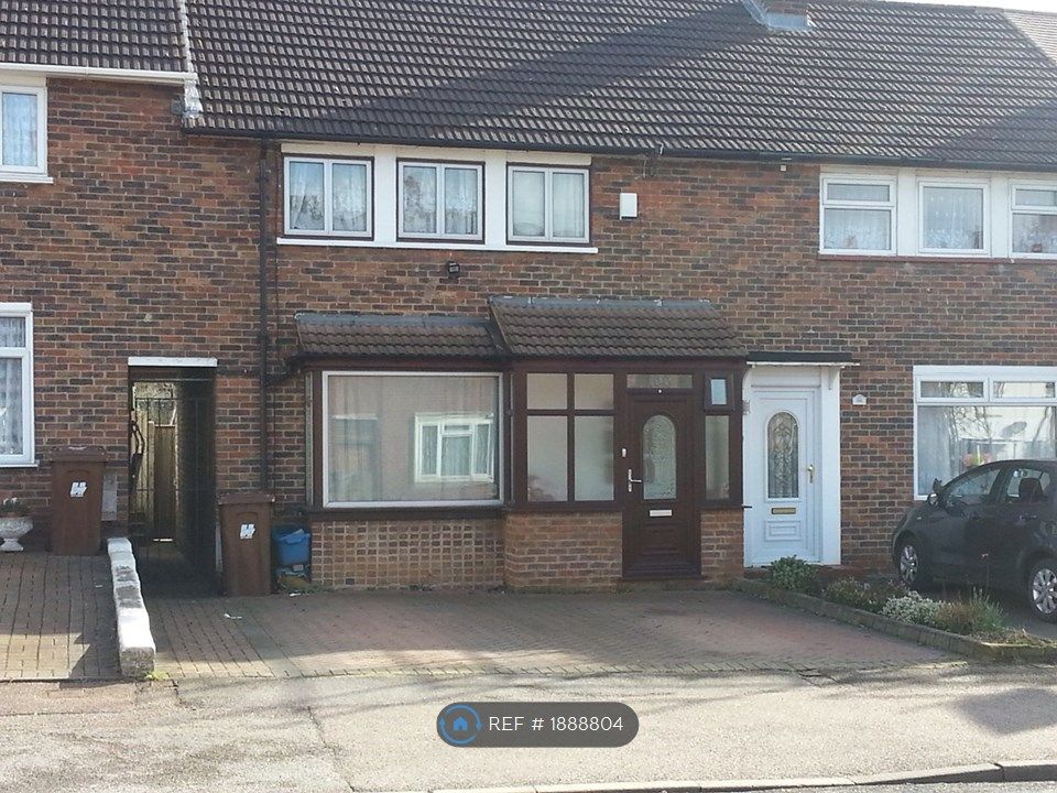 3 bed terraced house to rent in Allerton Road, Borehamwood WD6, £1,900