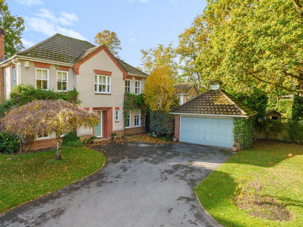 5 bed detached house for sale in Reed Place, West Byfleet KT14, £