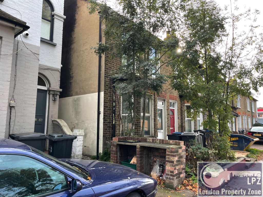 Brighton Road Croydon CR2