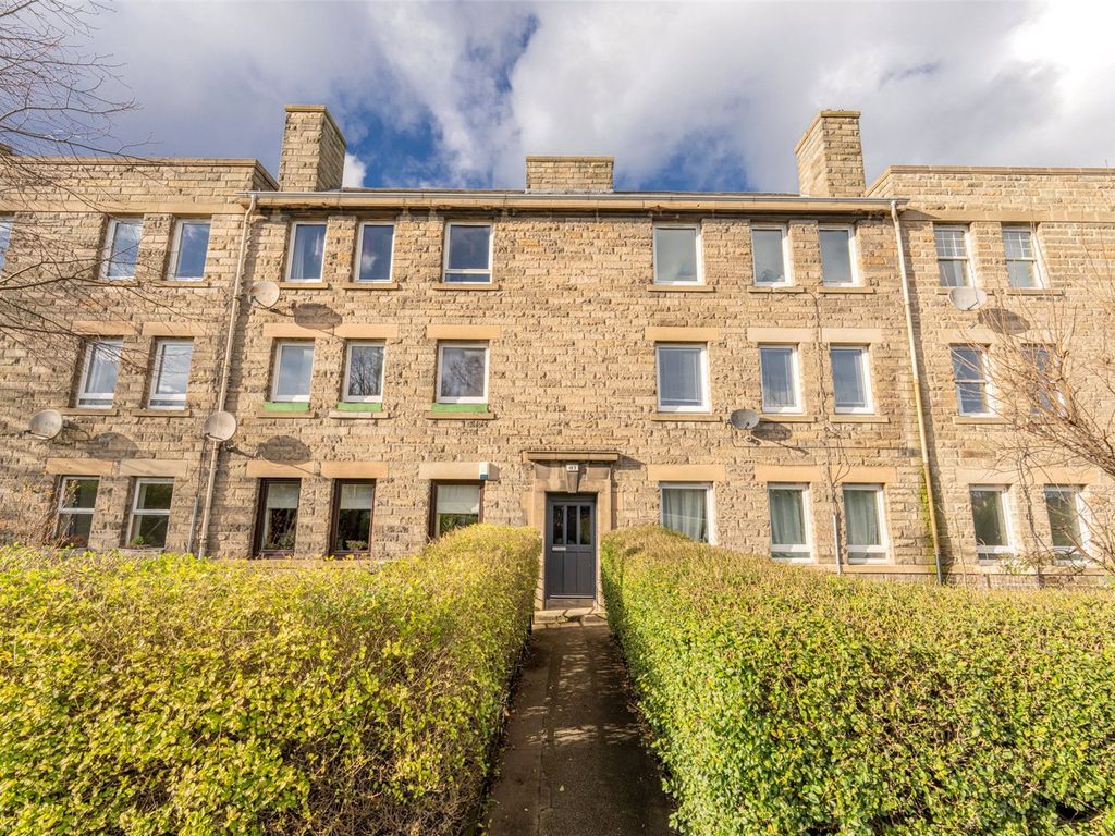 2 bed flat for sale in Broughton Road, Edinburgh EH7, £200,000 Zoopla