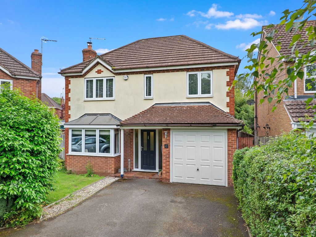 4 bed detached house for sale in Kiln Close, Studley B80 Zoopla