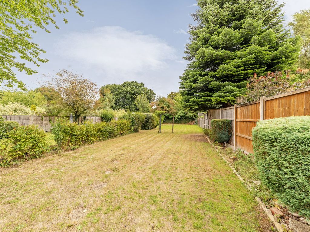 3 bed semidetached house to rent in Caenwood Road, Ashtead KT21, £