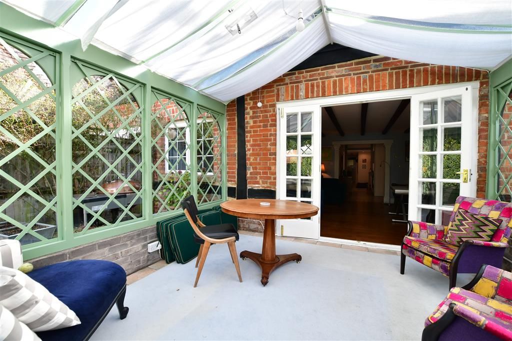 4 bed barn conversion for sale in Hawkhurst Court, Wisborough Green, Billingshurst, West Sussex