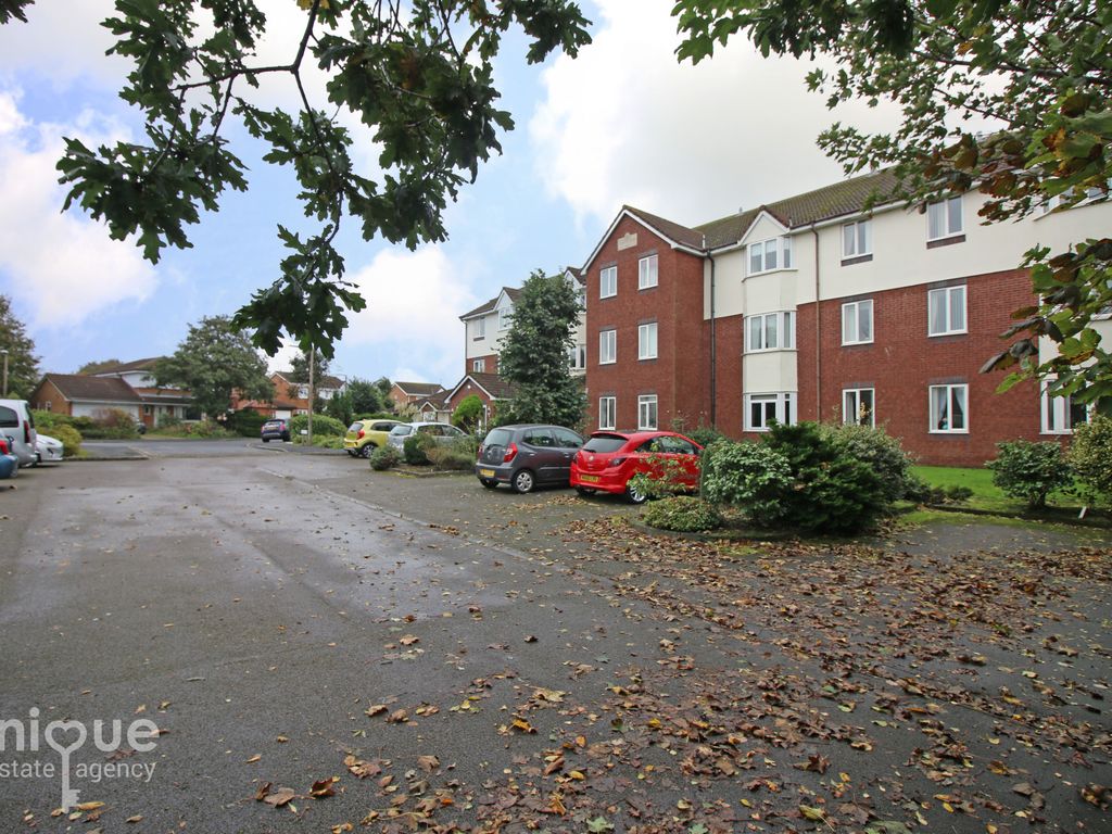 2 bed flat for sale in Wyredale Court, Harrow Avenue, Fleetwood FY7, £