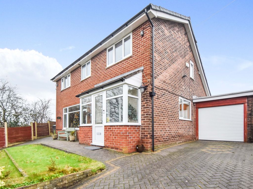 5 bed detached house for sale in Philips Park Road West, Whitefield M45