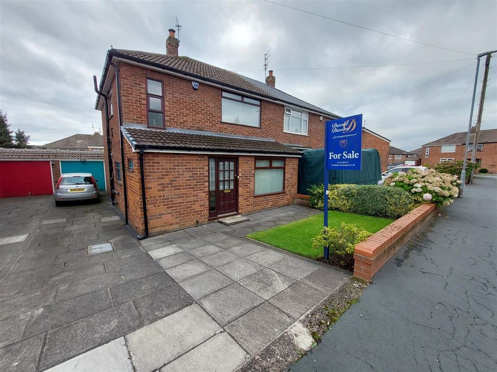 3 bed semidetached house for sale in Pentire Avenue, Windle, St Helens