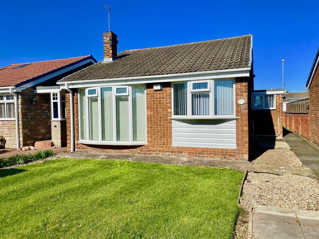 2 bed detached bungalow for sale in Meadowbrook Drive, Gateshead NE10