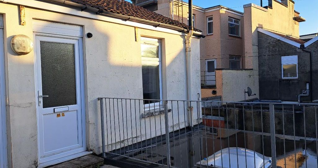 1 bed flat to rent in Meadow Street, WestonSuperMare BS23, £650 pcm