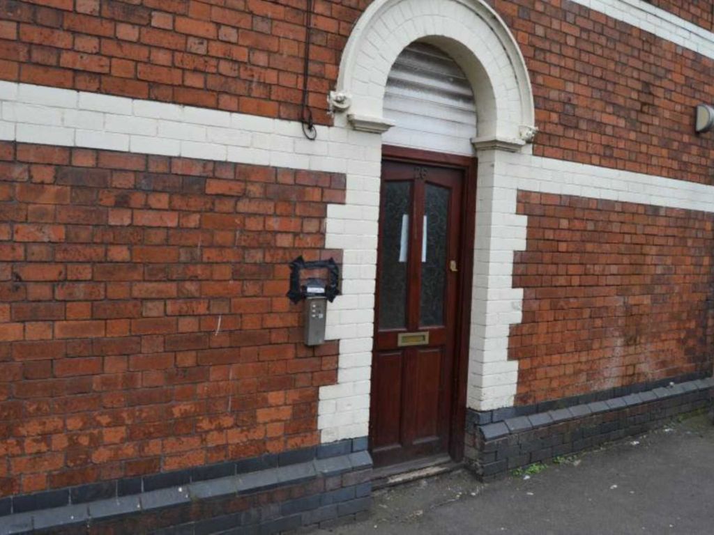 1 bed flat to rent in Penarth Road, Grangetown, Cardiff CF10, £760 pcm