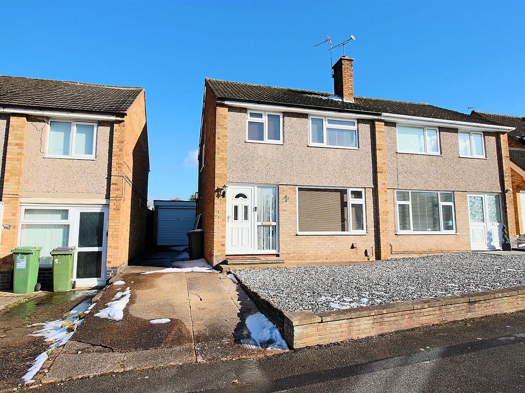 3 bed semidetached house for sale in Bignal Drive, Leicester Forest