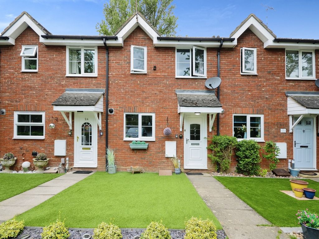 2 bed terraced house for sale in Dunsters Mead, Welwyn Garden City AL7