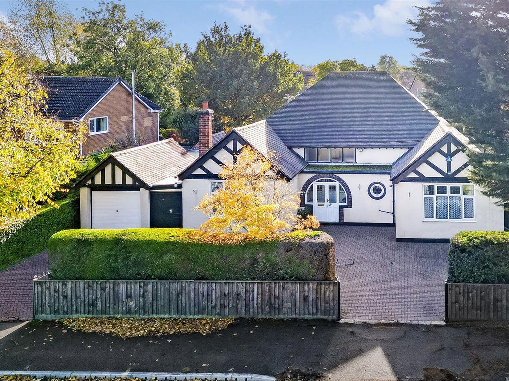 4 bed detached house for sale in Radcliffe Road, West Bridgford, Nottinghamshire NG2, £500,000