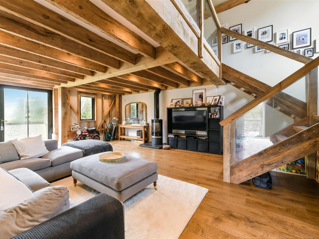 3 bed barn conversion for sale in The Hay Barn, Park Road, Banstead SM7