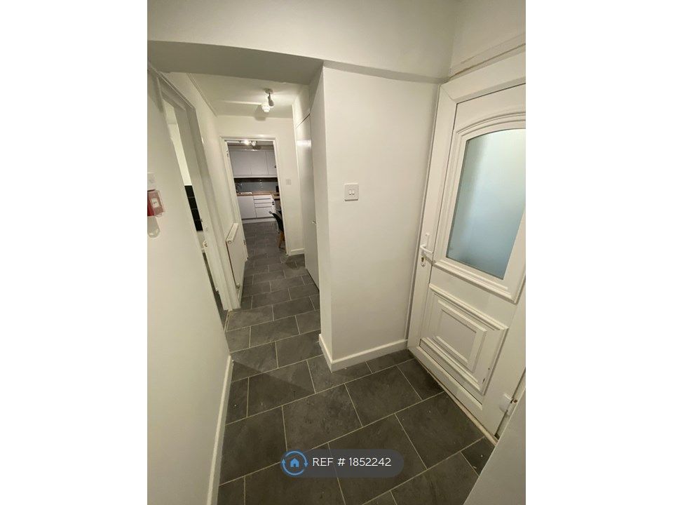 2 bed flat to rent in Lewes Road, Brighton BN2, £1,500 pcm Zoopla