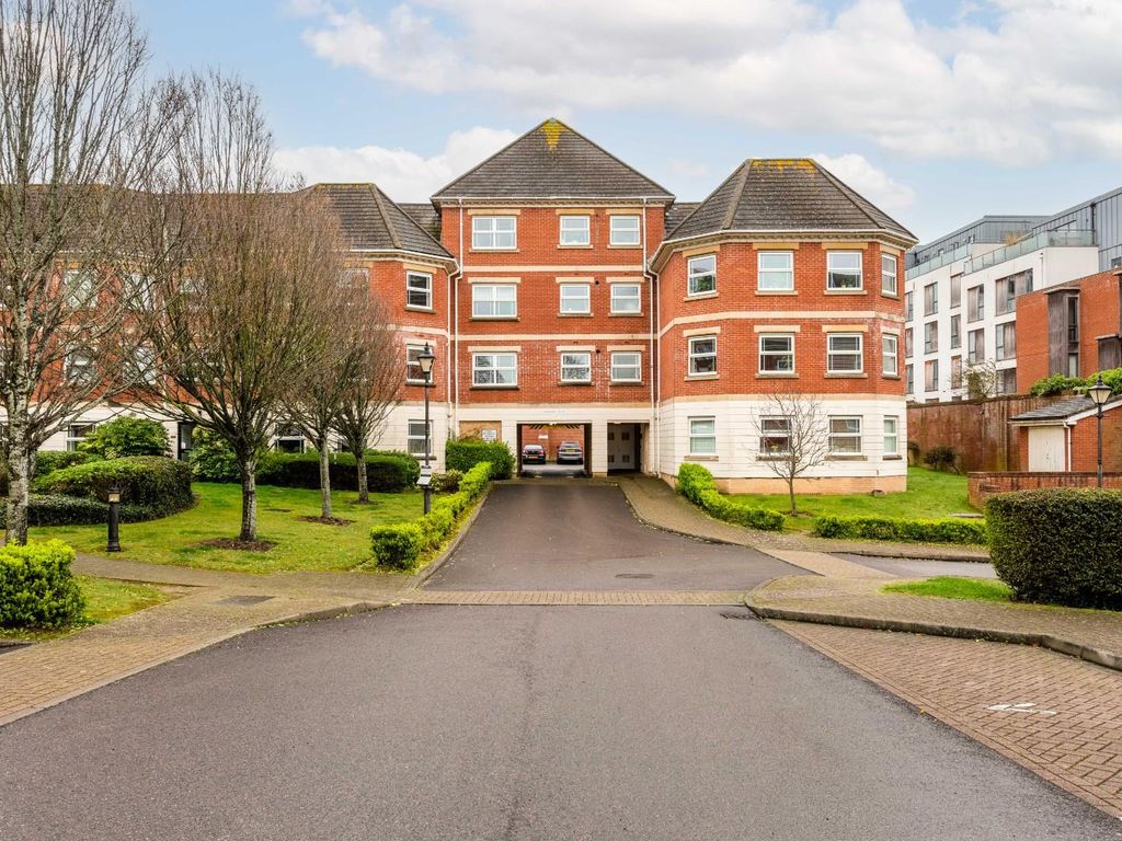 2 bed flat for sale in Chatsworth Square, Hove BN3 Zoopla