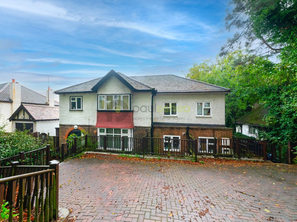 1 bed flat to rent in The Drive, Coulsdon CR5, £1,100 pcm Zoopla