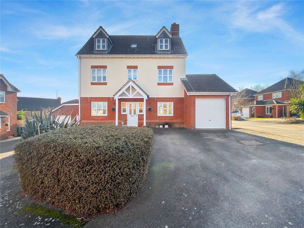 4 bed detached house for sale in Lorimar Court, Sittingbourne, Kent