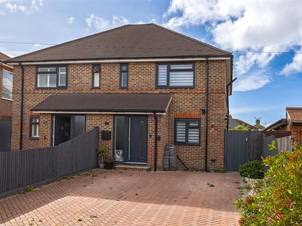 3 bed semidetached house for sale in Mulberry Lane, GoringBySea