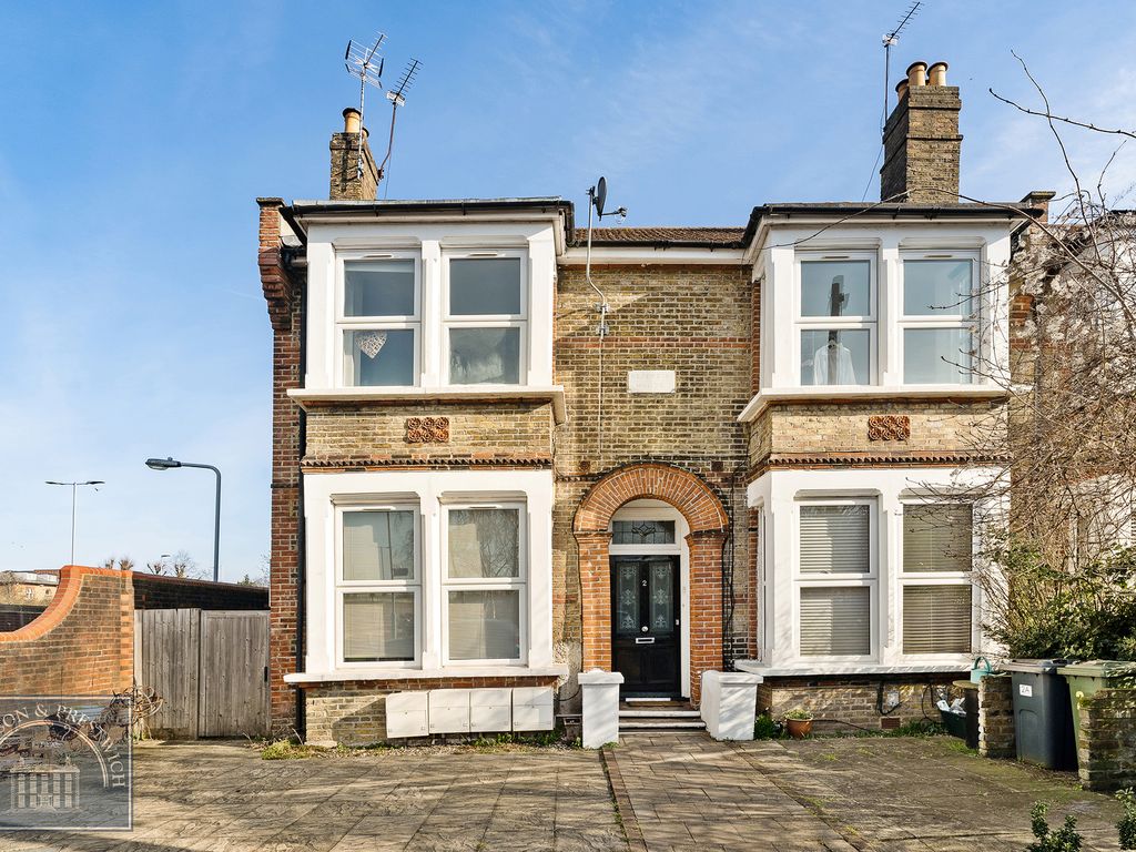 2 bed flat for sale in Selsdon Road, London E11 Zoopla