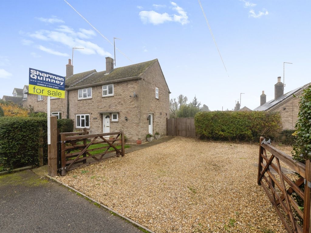 3 bed semidetached house for sale in Stamford Lane, Warmington