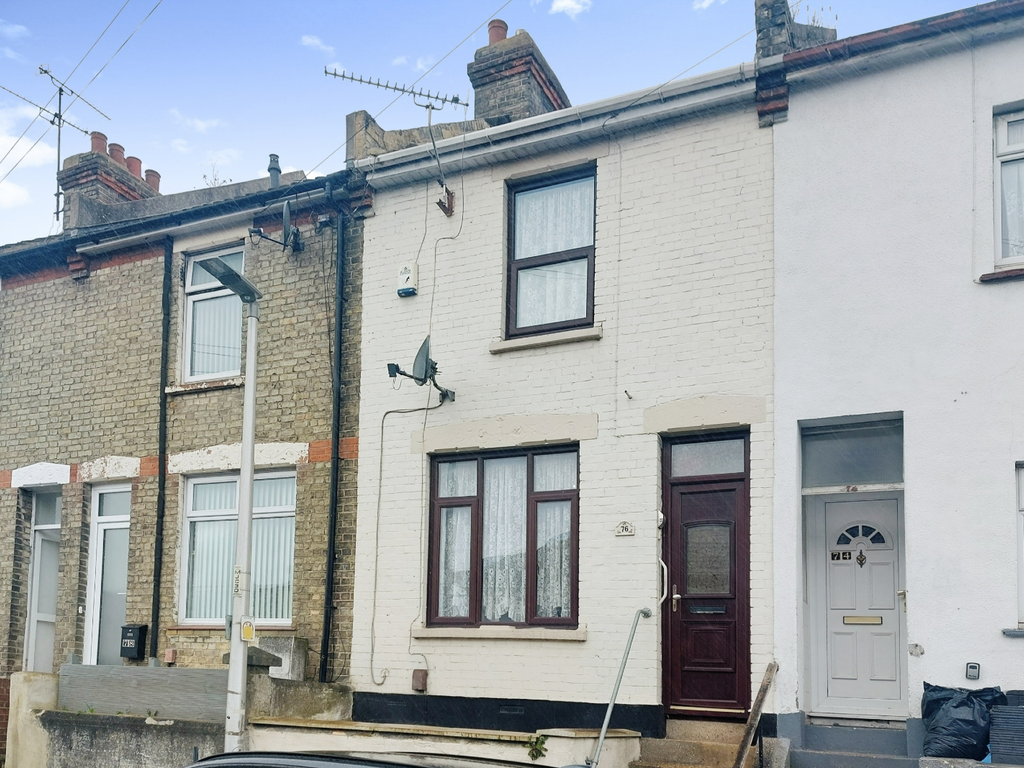 2 bed terraced house for sale in Magpie Hall Road, Chatham ME4 Zoopla