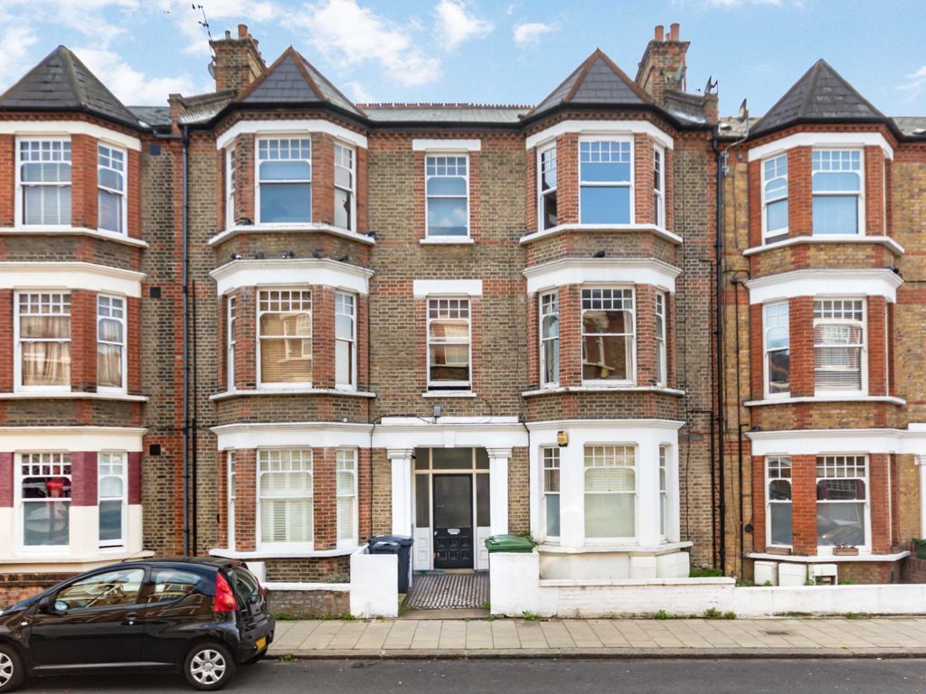 3 bed flat to rent in Edgeley Road, London SW4, £3,250 pcm Zoopla